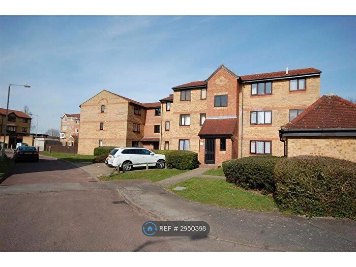 1 Bedroom Flat To Rent In Pioneer Way, Watford, WD18