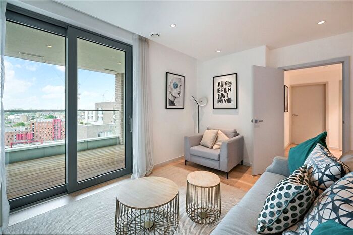 2 Bedroom Flat For Sale In Camley Street, London, N1C