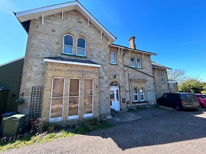 3 Bedroom Flat For Sale In St. Johns Road, Ventnor, PO38