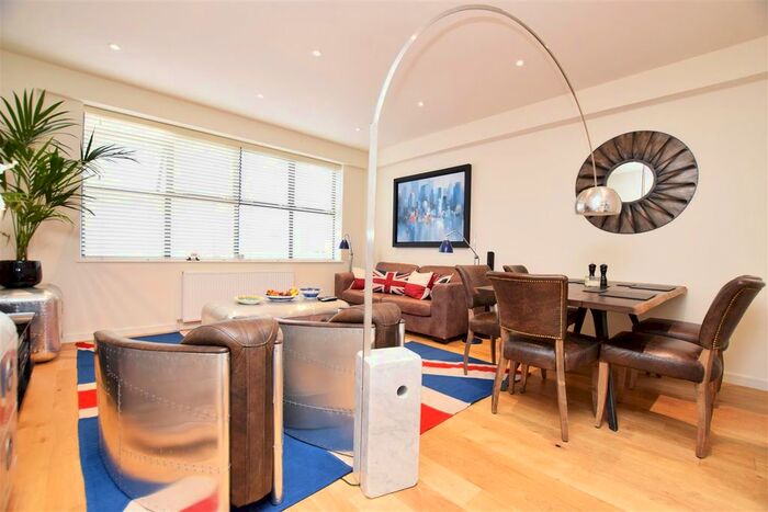 2 Bedroom Flat To Rent In High Street, Hampton Hill, Hampton, TW12