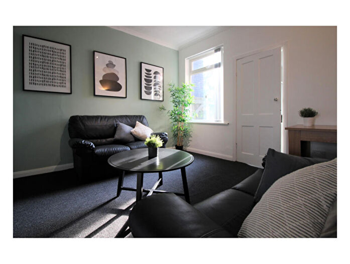 4 Bedroom House To Rent In Milner Road, Selly Oak, West Midlands, B29