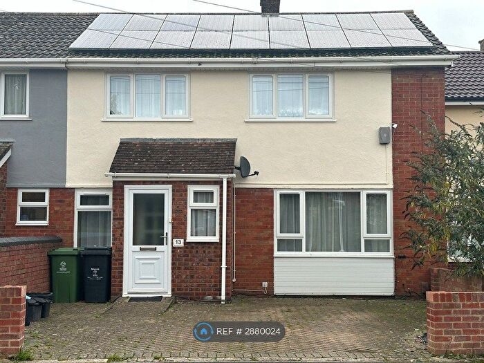 3 Bedroom Terraced House To Rent In Amersham Road, Swindon, SN3