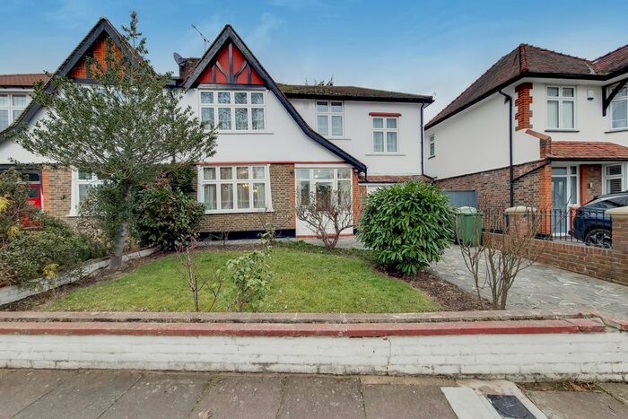 4 Bedroom Semi-Detached House To Rent In Regent Road, Surbiton, KT5