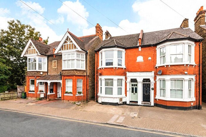 2 Bedroom House To Rent In Queens Road, Bromley, BR1