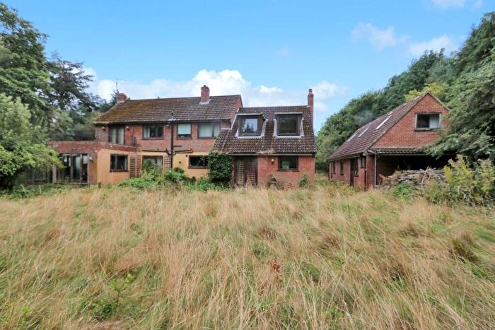 6 Bedroom Detached House For Sale In Whitchurch Hill, Oxfordshire, RG8