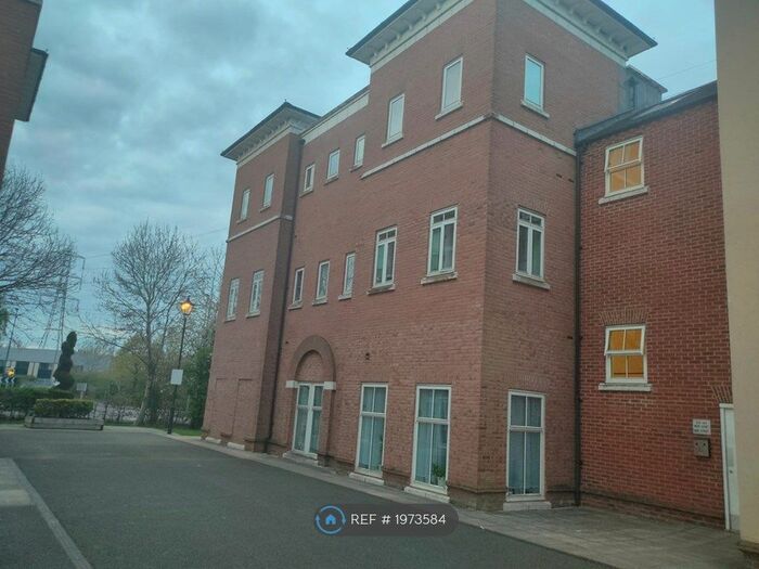 2 Bedroom Flat To Rent In Pine Street, Aylesbury, HP19