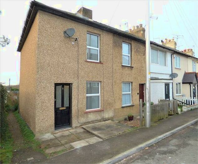 2 Bedroom Cottage To Rent In St Peters Road, Brentwood, Brentwood, CM14