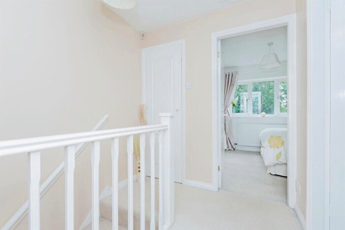 2 Bedroom End Of Terrace House For Sale In Glebelands Road, Leicester, LE4