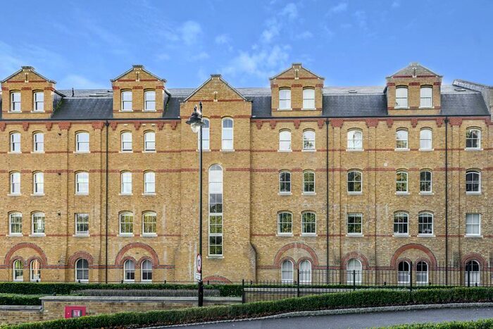 2 Bedroom Apartment To Rent In Holborn Close, Mill Hill, NW7