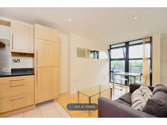 1 Bedroom Flat To Rent In Scott Avenue, London, SW15