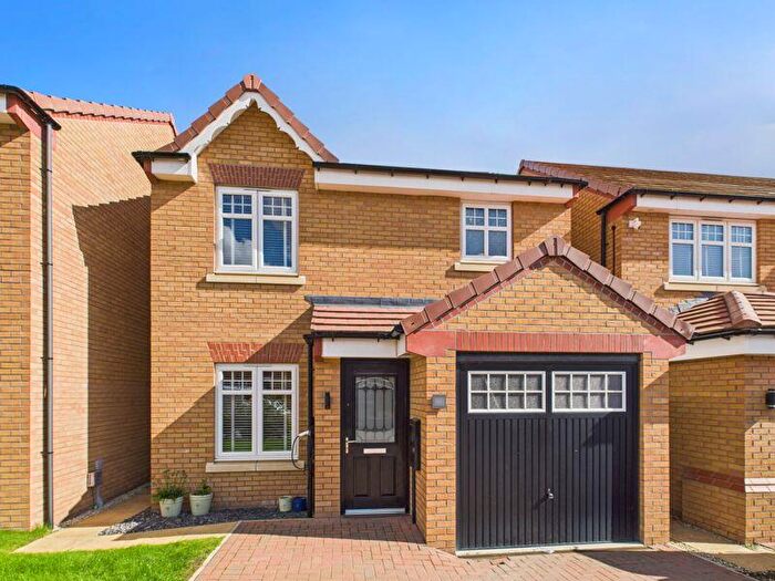 3 Bedroom Detached House For Sale In Colliers Way, Thoresby Vale, NG21