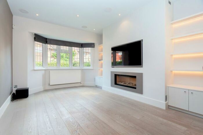 4 Bedroom Semi-Detached House To Rent In Meynell Gardens, London, E9