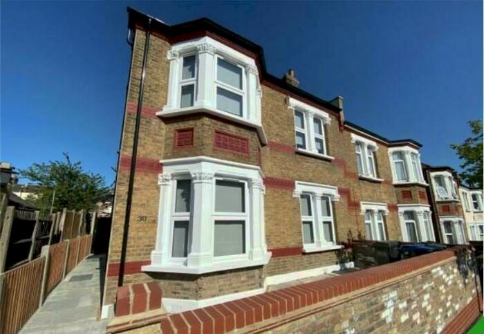 Flat To Rent In Liverpool Road, Thornton Heath, CR7