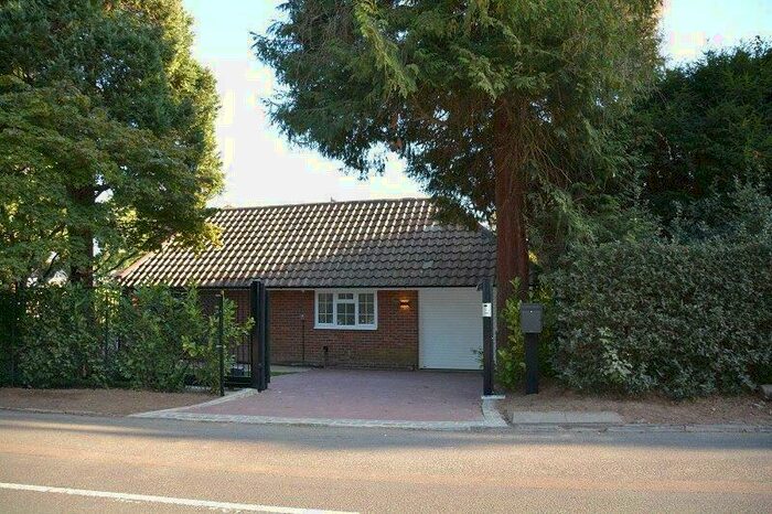 4 Bedroom Bungalow To Rent In Woking, Surrey, GU22