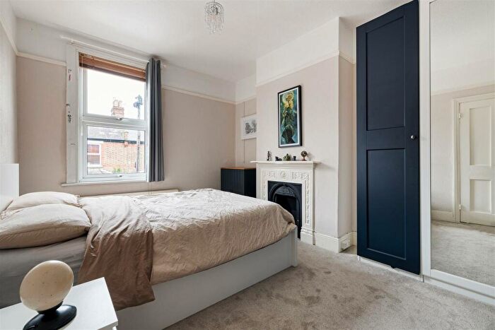 2 Bedroom Apartment To Rent In Brighton Avenue, Walthamstow, E17