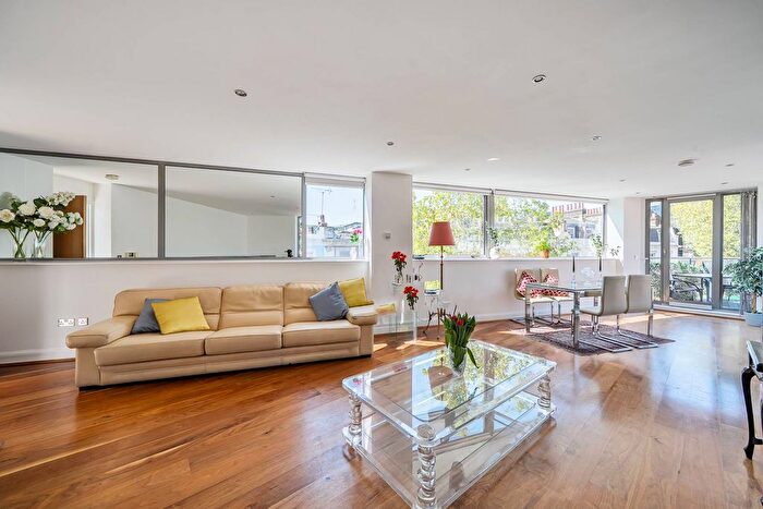2 Bedroom Flat For Sale In Upper Tachbrook Street, Pimlico, London, SW1V