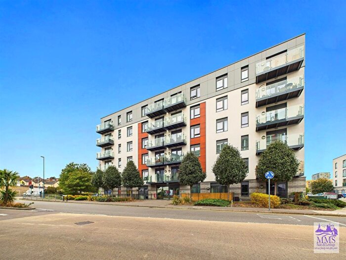2 Bedroom Flat For Sale In Pegasus Way, Gillingham, ME7