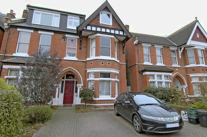 2 Bedroom Flat To Rent In Gordon Road, London, W5
