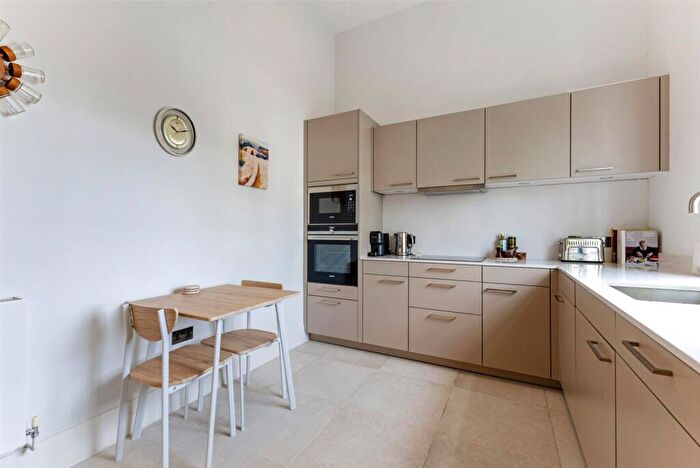 2 Bedroom Apartment For Sale In Dee Hills Park, Chester, Cheshire, CH3