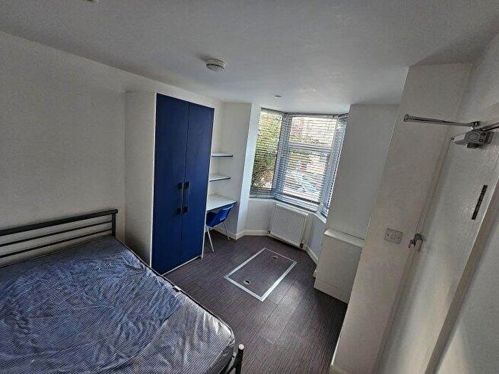 5 Bedroom Flat To Rent In Boughey Road, ST4