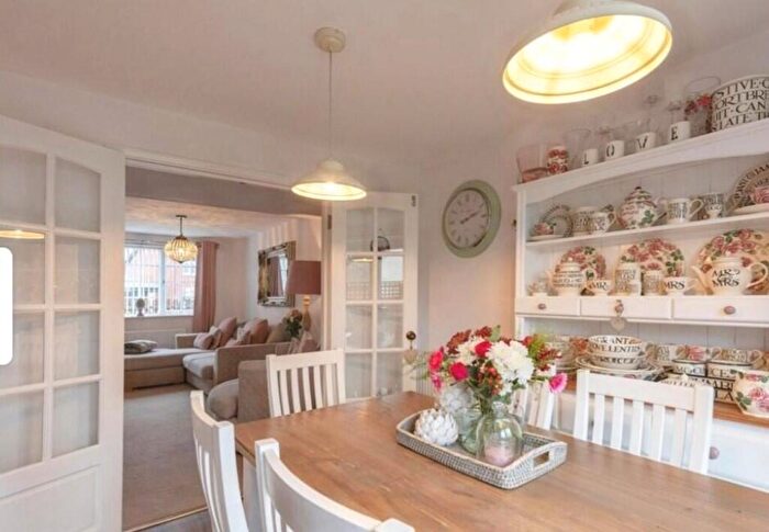 4 Bedroom Semi-Detached House To Rent In Aspal Lane, Beck Row, IP28