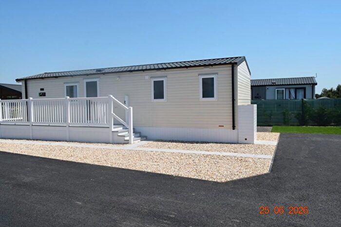 2 Bedroom Mobile/park Home To Rent In Bristol Road, Edithmead, Highbridge, TA9