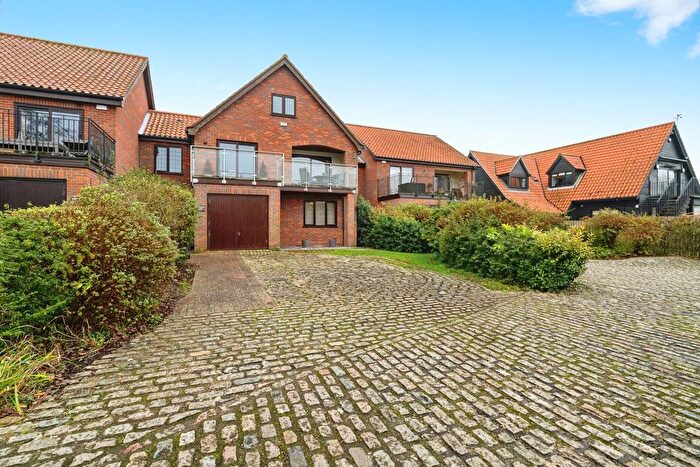 3 Bedroom Link Detached House For Sale In Ferry Cott Lane, Horning, Norwich, Norfolk, NR12
