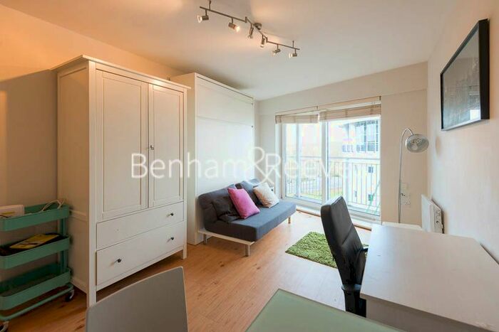 Studio To Rent In Boulevard Drive, Colindale, NW9