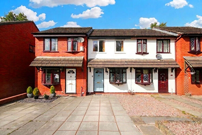 2 Bedroom Mews For Sale In Fernleigh, Winnington, CW8