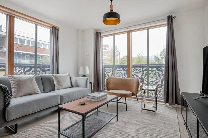 2 Bedroom Apartment To Rent In Pitfield Street, London, N1