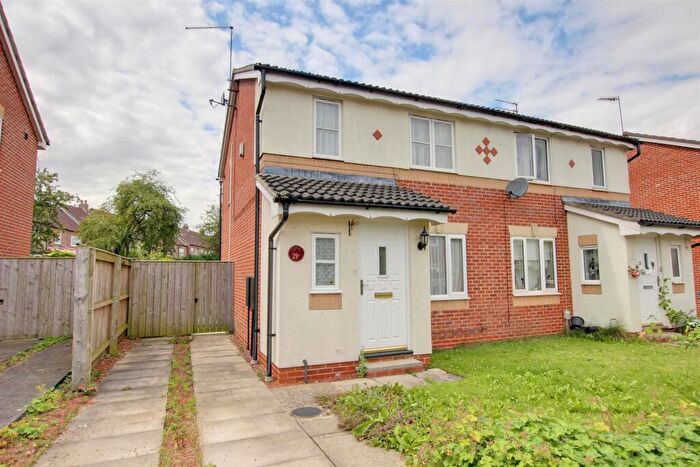 3 Bedroom Semi Detached House For Sale In Bielby Drive, Beverley, HU17