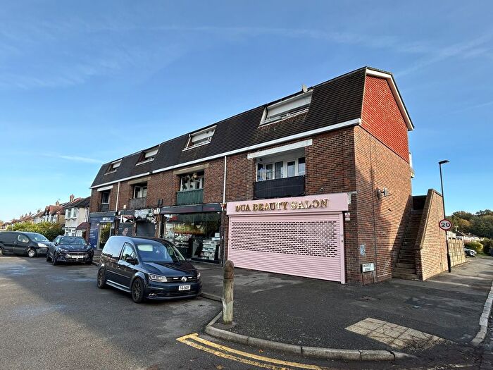 2 Bedroom Flat For Sale In Kingswood Avenue, South Croydon, Greater London, CR2