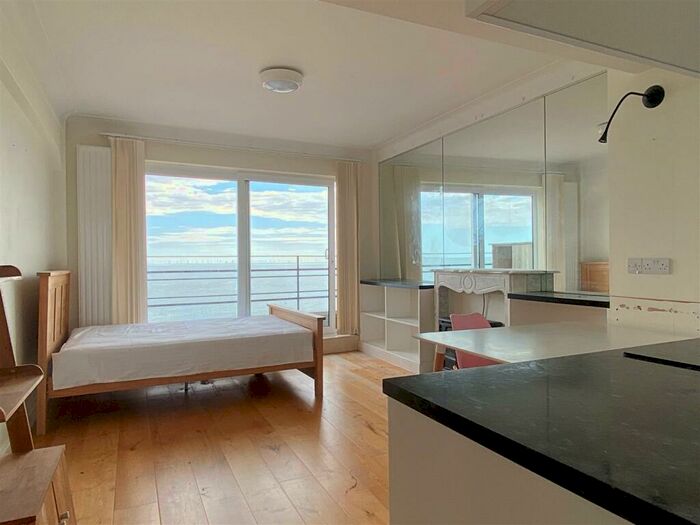 Studio To Rent In Kings Road - Stunning Sea Views, BN1