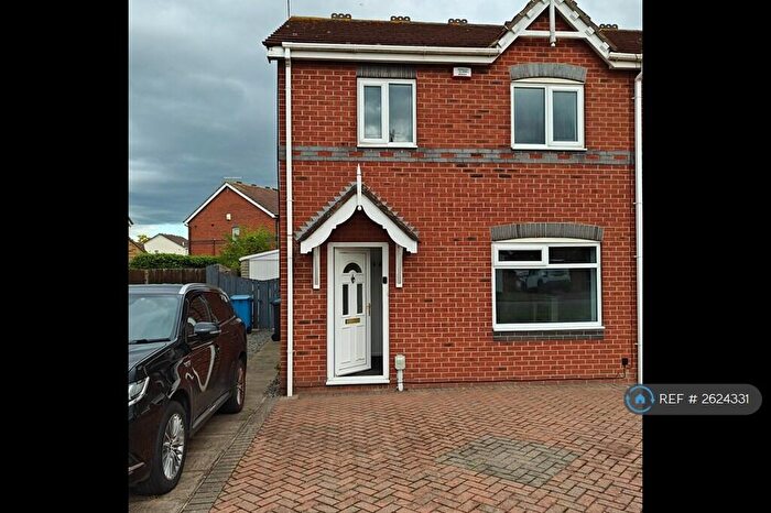 3 Bedroom Semi-Detached House To Rent In Maldon Drive, Hull, HU9