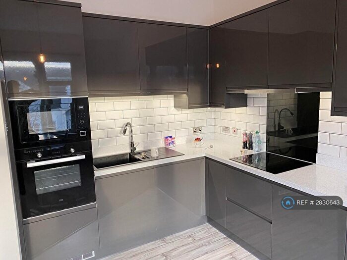 2 Bedroom Flat To Rent In Woodland Terrace, Plymouth, PL4