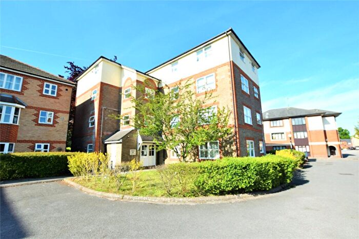 1 Bedroom Flat To Rent In Vanbrugh Court, London Road, Reading, Berkshire, RG1