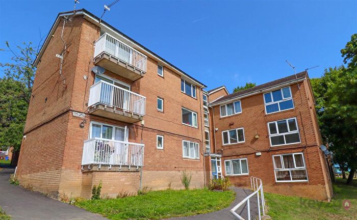 2 Bedroom Flat For Sale In Firshill Gardens, Sheffield, S4
