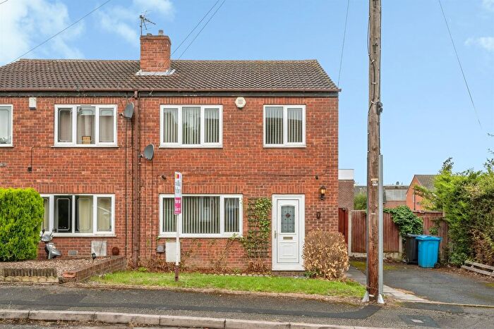 3 Bedroom Semi-Detached House For Sale In Scrooby Close, Harworth, Doncaster, DN11