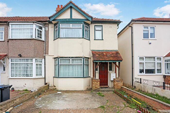 3 Bedroom End Of Terrace House To Rent In Cobham Avenue, New Malden, KT3