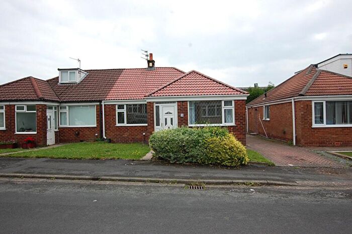 2 Bedroom Bungalow To Rent In Beverley Close, Ashton-under-Lyne, Greater Manchester, OL6