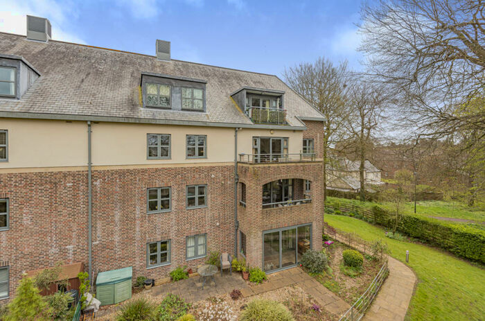 2 Bedroom Apartment For Sale In Chestnut Court, Chestnut Road, Charlton Down, Dorchester, DT2