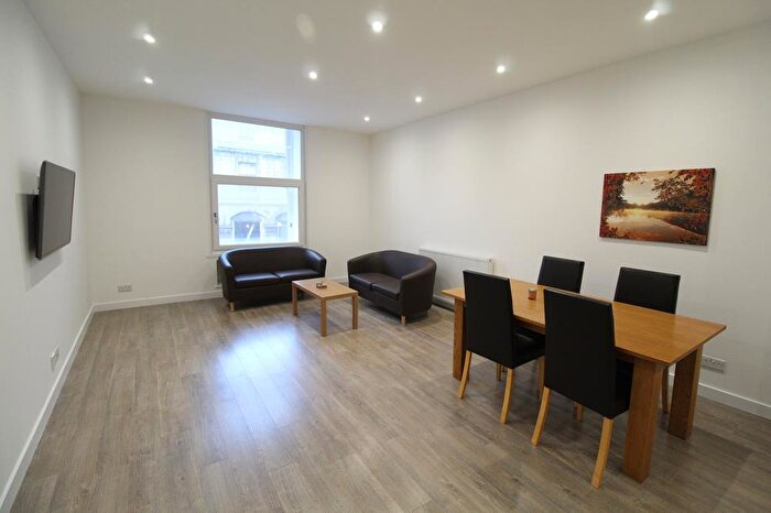 1 Bedroom Flat To Rent In Adelphi, Second Floor, AB11