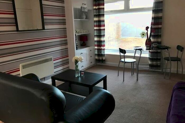 Studio To Rent In Cumberland Court, Headingley, Leeds, LS6