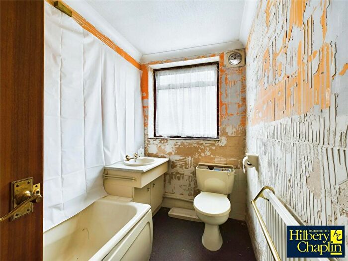 2 Bedroom Bungalow For Sale In Arnolds Avenue, Hutton, Brentwood, Essex, CM13