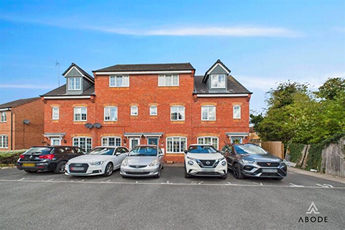 3 Bedroom Terraced House For Sale In Barker Round Way, Stretton, DE14