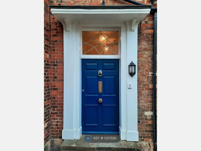 2 Bedroom Flat To Rent In Church Street, Shipston On Stour CV36