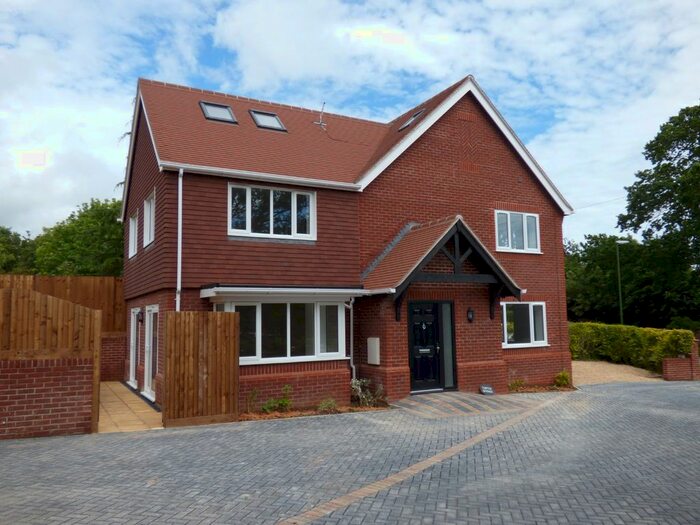 4 Bedroom Town House To Rent In Torton Hill Road, Arundel, BN18