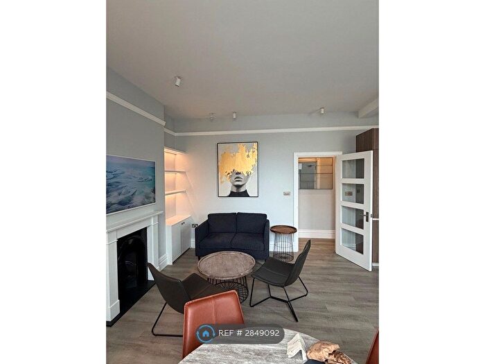 2 Bedroom Flat To Rent In Mercers Road, London, N19