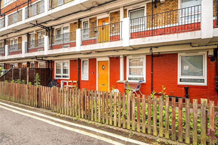 4 Bedroom Flat For Sale In Neckinger Estate, London, SE16