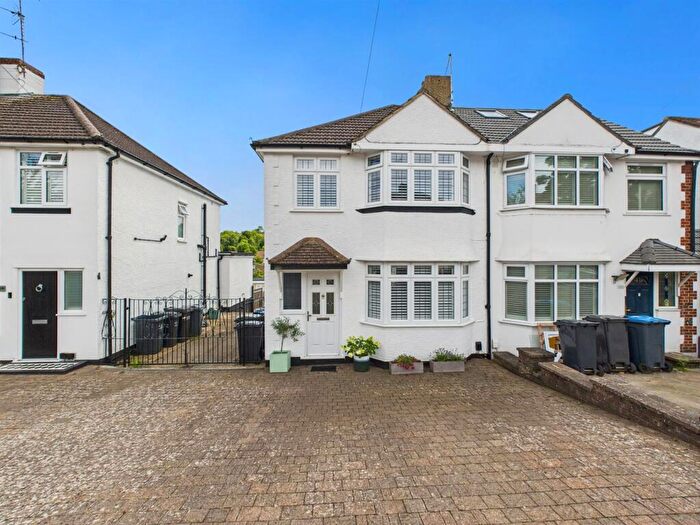 3 Bedroom Semi-Detached House For Sale In St. Andrews Road, Coulsdon, CR5